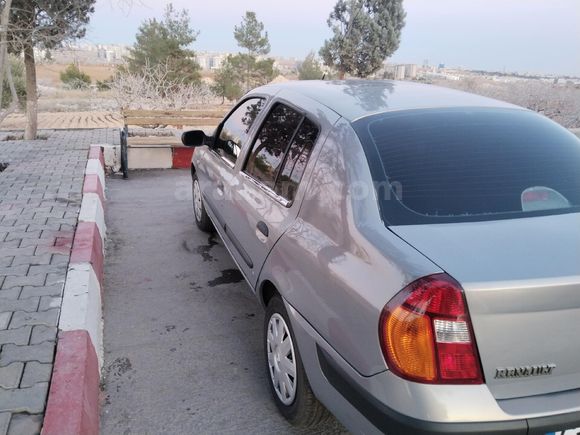 Sahibinden Renault Clio 1.4 Alize 2006 Model  110.000 km Füme