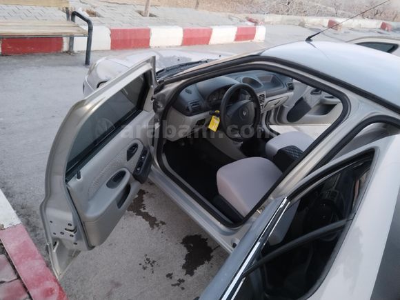 Sahibinden Renault Clio 1.4 Alize 2006 Model  110.000 km Füme