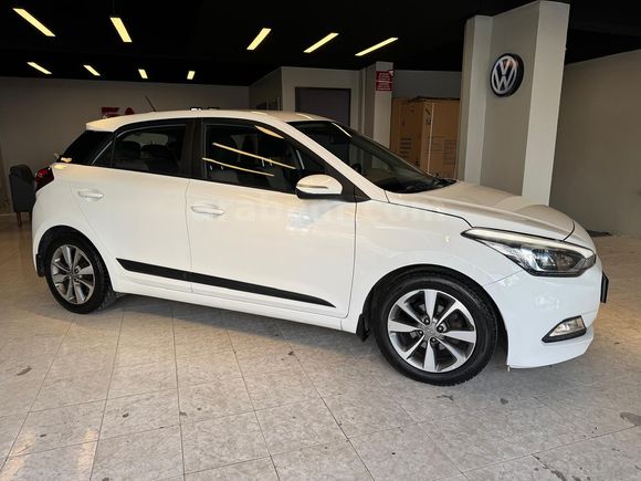 EA AUTO'DAN BOYASIZ DEĞİŞENSİZ 2016 MODEL OTOMATİK 92.000 KM