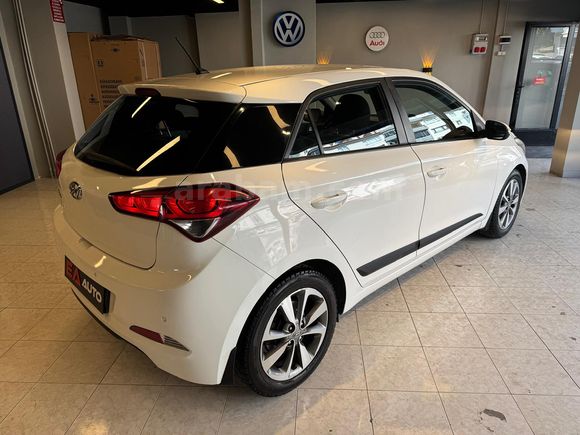 EA AUTO'DAN BOYASIZ DEĞİŞENSİZ 2016 MODEL OTOMATİK 92.000 KM