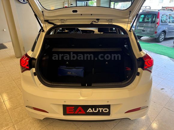 EA AUTO'DAN BOYASIZ DEĞİŞENSİZ 2016 MODEL OTOMATİK 92.000 KM
