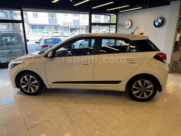 EA AUTO'DAN BOYASIZ DEĞİŞENSİZ 2016 MODEL OTOMATİK 92.000 KM