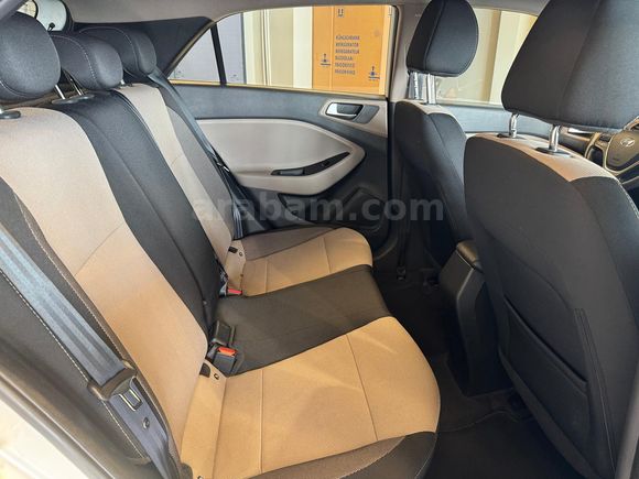 EA AUTO'DAN BOYASIZ DEĞİŞENSİZ 2016 MODEL OTOMATİK 92.000 KM
