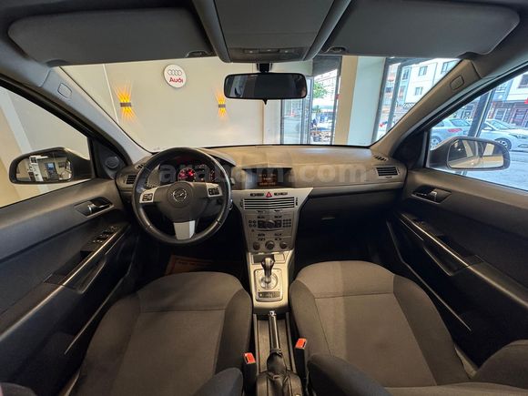 EA AUTO'DAN TEK PARÇA BOYALI DEĞİŞENSİZ TRAMERSİZ OTOMATİK