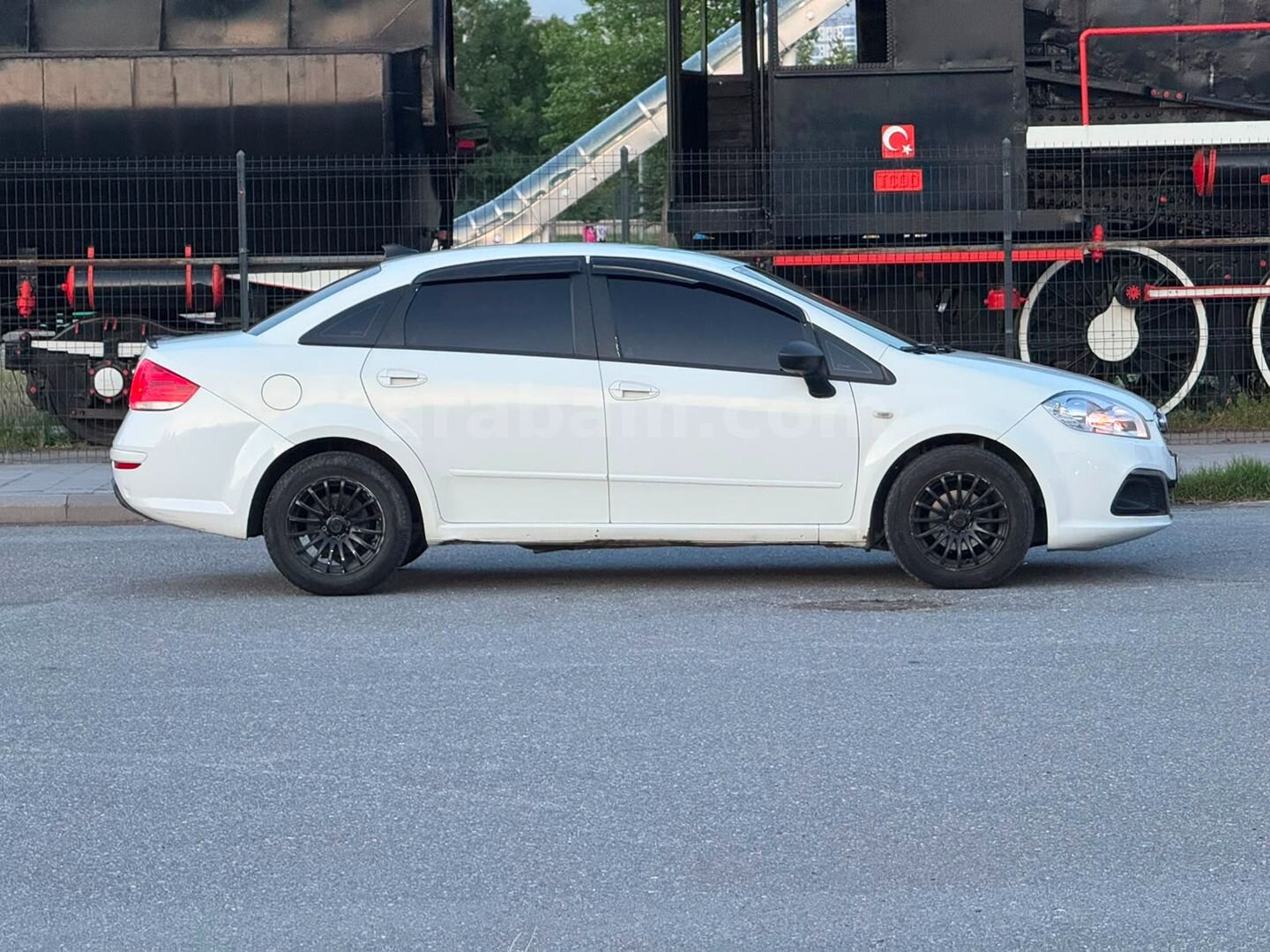 Galeriden Fiat Linea 1.3 Multijet Pop 2012 Model Kayseri 240.000 km Beyaz 6