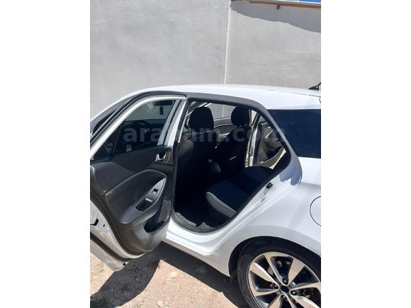 Sahibinden Hyundai i20 1.2 MPI Style 2015 Model