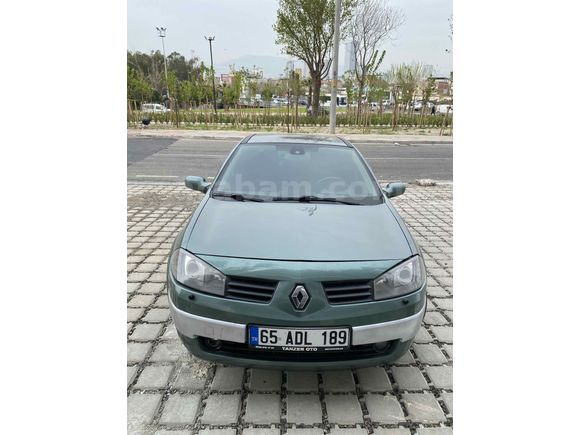 Sahibinden Renault Megane 1.6 Dolu paket Aile arabası  acil satılık