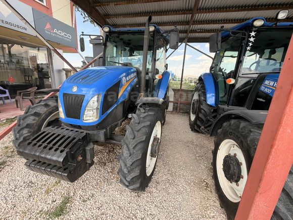 Galeriden New Holland TD90D Van