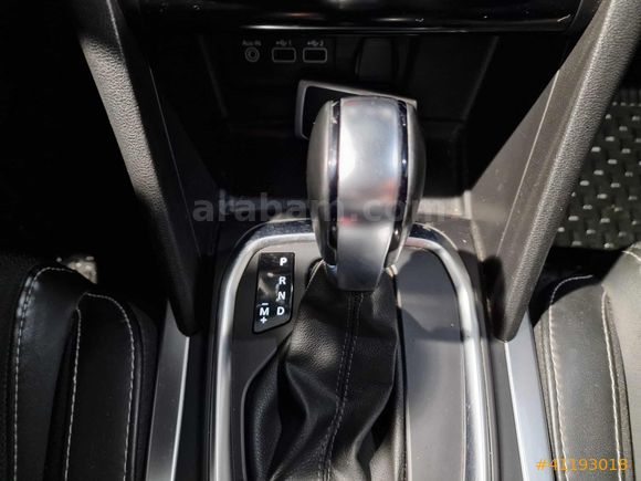 MAİS İZMİR Megane Sedan 1.3 TCe Icon EDC