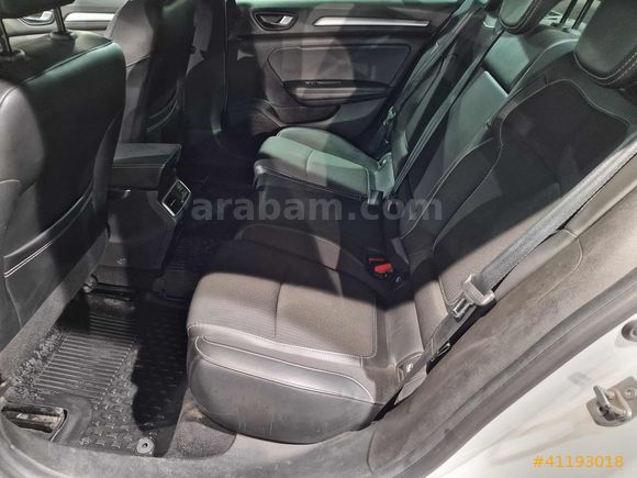 MAİS İZMİR Megane Sedan 1.3 TCe Icon EDC