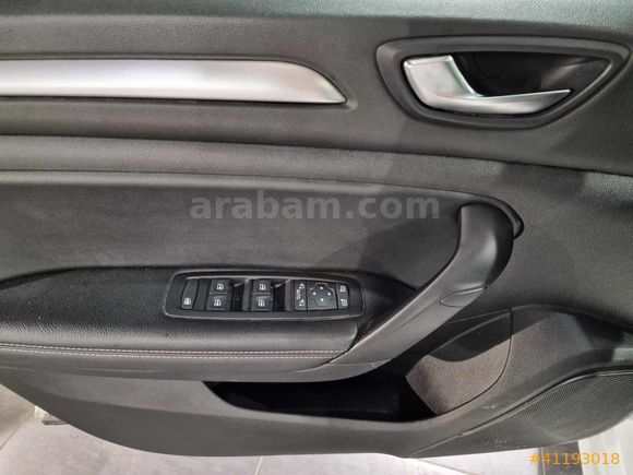 MAİS İZMİR Megane Sedan 1.3 TCe Icon EDC