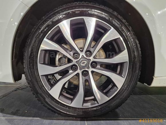 MAİS İZMİR Megane Sedan 1.3 TCe Icon EDC