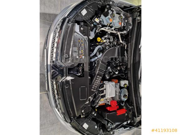 Mais İzmir Şube Austral 1.2 E-Tech Hybrid Techno Esprit Alpine