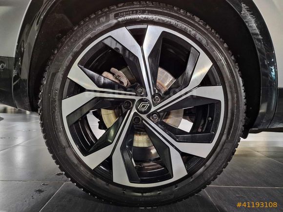 Mais İzmir Şube Austral 1.2 E-Tech Hybrid Techno Esprit Alpine