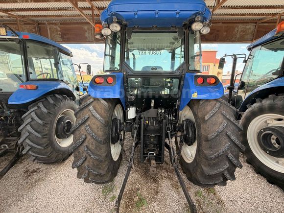 Galeriden New Holland TD110D Van