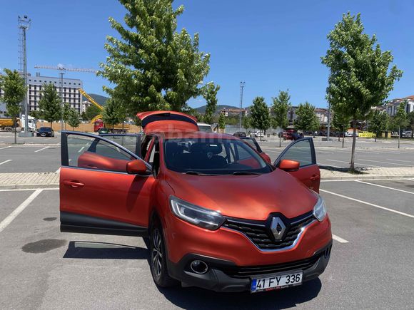 Sahibinden Renault Kadjar 1.5 dCi Touch 2015 Model  246.000 km Kırmızı