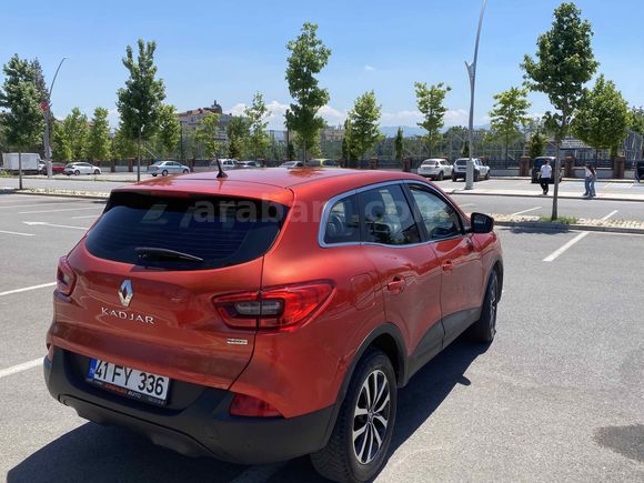 Sahibinden Renault Kadjar 1.5 dCi Touch 2015 Model  246.000 km Kırmızı