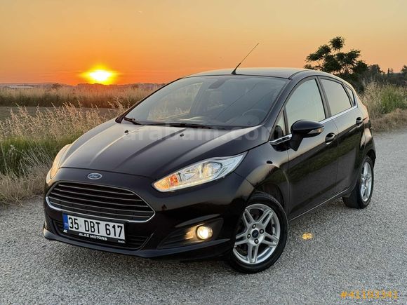 64BİNKM HATASIZ BOYASIZ DEĞİŞENSİZ FIESTA 1.6 OTOM TITANIUM FULL