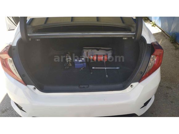 BOYASIZ 2018 MODEL 80 BİN KM DE HONDA CİVİC 1.6i DTEC 