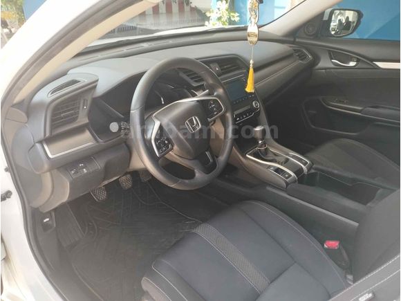 BOYASIZ 2018 MODEL 80 BİN KM DE HONDA CİVİC 1.6i DTEC 