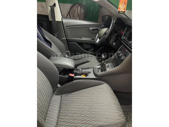 SAHİBİNDEN.   SEAT LEON 1.6 TDI CR STYLE 2013 MODEL.    PLAKA 27 BRT 50. KESİNLİKLE AĞIR HASARI YOKTUR.SAYFANIN EN DİP FİYATIDIR. PAZARLIK MEVCUTTUR.