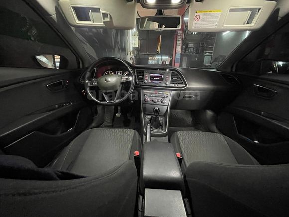 SAHİBİNDEN.   SEAT LEON 1.6 TDI CR STYLE 2013 MODEL.    PLAKA 27 BRT 50. KESİNLİKLE AĞIR HASARI YOKTUR.SAYFANIN EN DİP FİYATIDIR. PAZARLIK MEVCUTTUR.