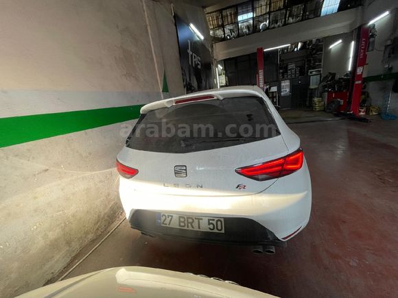 SAHİBİNDEN.   SEAT LEON 1.6 TDI CR STYLE 2013 MODEL.    PLAKA 27 BRT 50. KESİNLİKLE AĞIR HASARI YOKTUR.SAYFANIN EN DİP FİYATIDIR. PAZARLIK MEVCUTTUR.
