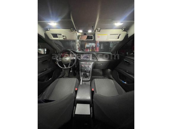 SAHİBİNDEN.   SEAT LEON 1.6 TDI CR STYLE 2013 MODEL.    PLAKA 27 BRT 50. KESİNLİKLE AĞIR HASARI YOKTUR.SAYFANIN EN DİP FİYATIDIR. PAZARLIK MEVCUTTUR.