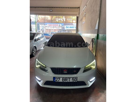SAHİBİNDEN.   SEAT LEON 1.6 TDI CR STYLE 2013 MODEL.    PLAKA 27 BRT 50. KESİNLİKLE AĞIR HASARI YOKTUR.SAYFANIN EN DİP FİYATIDIR. PAZARLIK MEVCUTTUR.