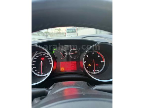 ACİLL SATILIK !!! Tertemiz Alfa Romeo Giulietta 1.6 JTD Distinctive 2013 Model 