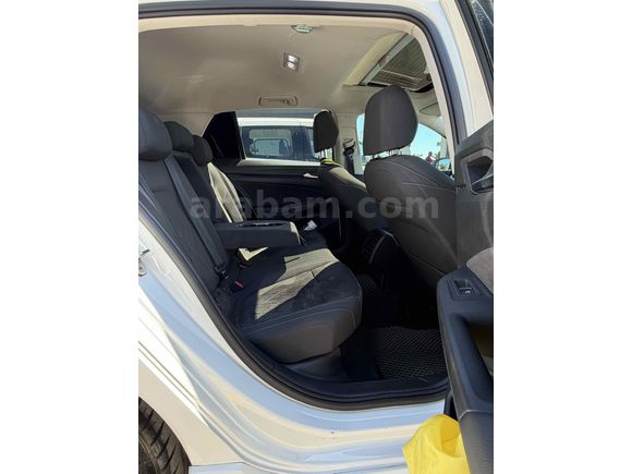 Sahibinden Volkswagen Golf 1.5 eTSI Style 2023 Model 