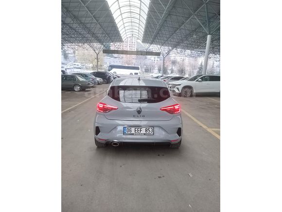 öğretmenden tek elden Renault Clio 1.0 TCe Techno Esprit Alpine 2023 Model Ankara 21.000 km Gri