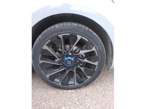 öğretmenden tek elden Renault Clio 1.0 TCe Techno Esprit Alpine 2023 Model Ankara 21.000 km Gri