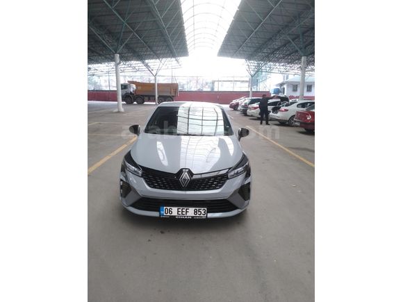 öğretmenden tek elden Renault Clio 1.0 TCe Techno Esprit Alpine 2023 Model Ankara 21.000 km Gri