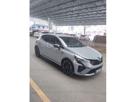 öğretmenden tek elden Renault Clio 1.0 TCe Techno Esprit Alpine 2023 Model Ankara 21.000 km Gri