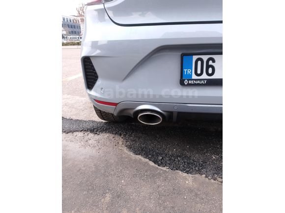 öğretmenden tek elden Renault Clio 1.0 TCe Techno Esprit Alpine 2023 Model Ankara 21.000 km Gri
