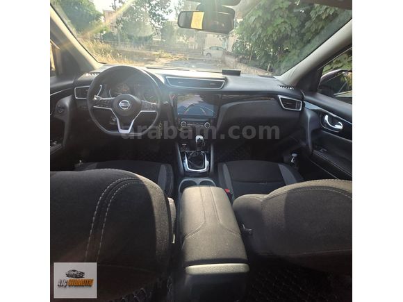 2018 ÇIKIŞLI CAM TAVAN 1.6 DİZEL OTOMATİK