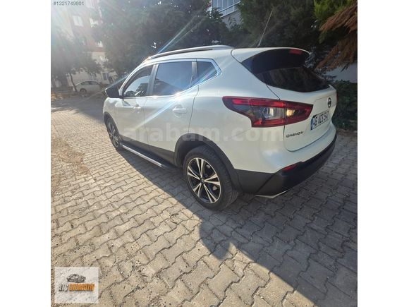 2018 ÇIKIŞLI CAM TAVAN 1.6 DİZEL OTOMATİK