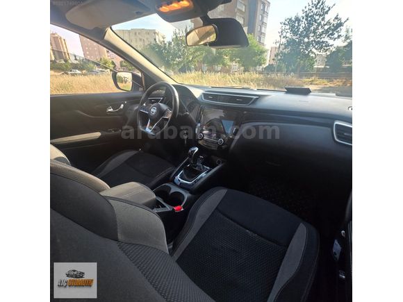 2018 ÇIKIŞLI CAM TAVAN 1.6 DİZEL OTOMATİK