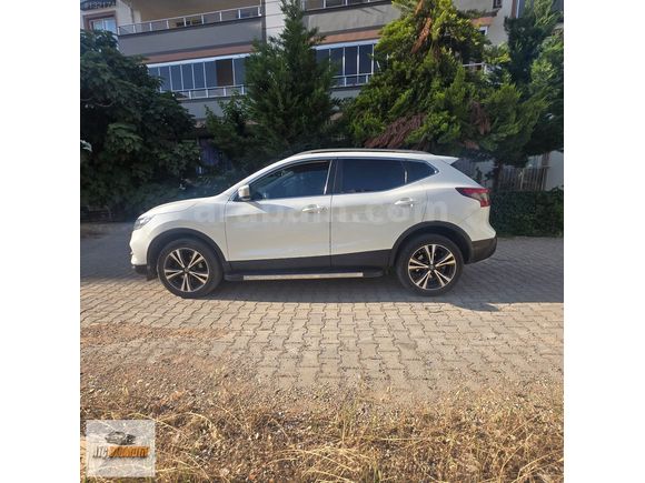 2018 ÇIKIŞLI CAM TAVAN 1.6 DİZEL OTOMATİK