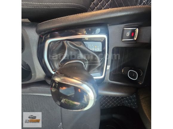 2018 ÇIKIŞLI CAM TAVAN 1.6 DİZEL OTOMATİK