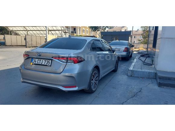 Banka Personelinden Düşük Km Toyota Corolla 1.8 Hybrid Flame X-Pack