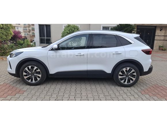 Öğretmen İlk Sahibinden Temiz 2025 Ford Kuga