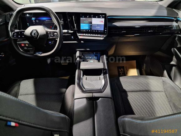 Mais İzmir Şube Austral 1.2 E-Tech Hybrid Techno Esprit Alpine