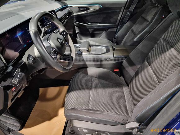 Mais İzmir Şube Austral 1.2 E-Tech Hybrid Techno Esprit Alpine