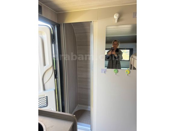 ACİL SATILIK 3,90 LIK GÜNEŞ PANELLİ REKVAN KARAVAN