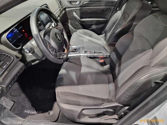 Mais İzmir Şube 2025 Megane Sedan 1.3 TCe Touch EDC