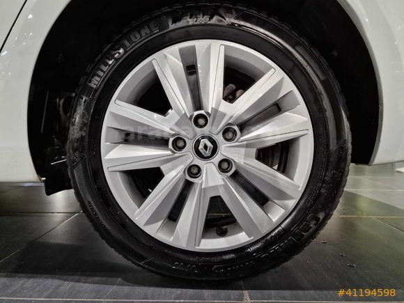 Mais İzmir Şube 2025 Megane Sedan 1.3 TCe Touch EDC