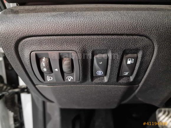 Mais İzmir Şube 2025 Megane Sedan 1.3 TCe Touch EDC