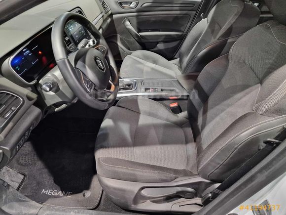 Mais İzmir Şube 2025 Megane Sedan 1.3 TCe Touch EDC